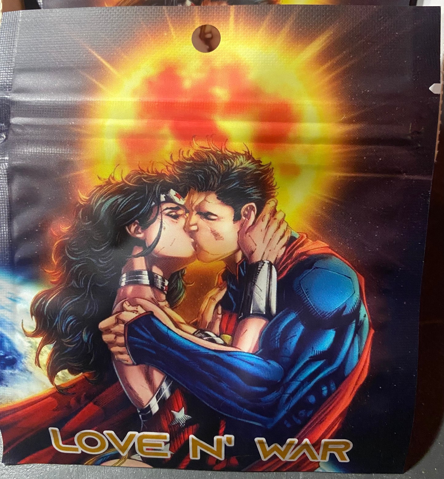 Love N' War Box 24